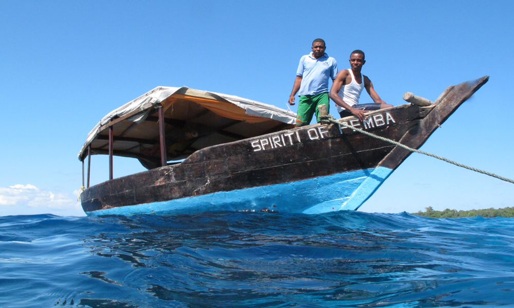 Du kan si hva du vil, men lange, vakre sandstrender blir vi aldri lei av! Heldigvis er det mange av dem på Pemba, de fleste uten turister. Foto: Runar Larsen