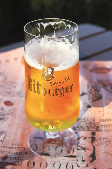 Lite smaker bedre i sola enn en skummende tysk øl! Foto: Runar Larsen