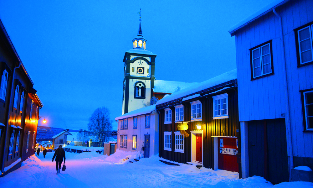 Få steder er vakrere enn Røros i vinterdrakt, Men det er det som skjuler seg bak de vakre husene, som virkelig gjør stedet spesielt. Foto: Gjermund Glesnes 