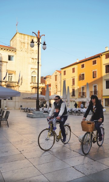 Zadar er en by det er verdt å utforske - og det kanskje på sykkel? Foto: Marte Veimo