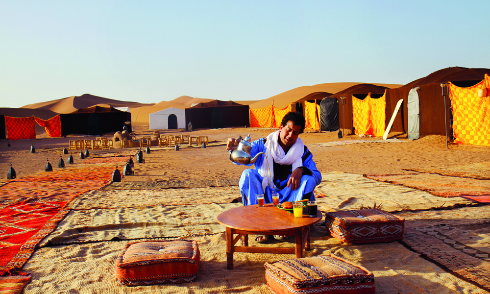 For besøkende til Ahmed Haddjas leir er ørkenlivet komfortabelt og spennende. Foto: Runar Larsen