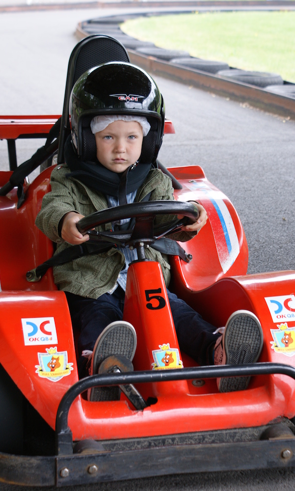 Klar, ferdig, gå: Matteus i full konsentrasjon på gokartbanen for de minste. Foto: Testpanelet