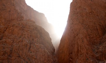 Marokkos Grand Canyon i morgenlyset. Et fantastisk sted for klatrere. Foto: Hans-Christian Bøhler