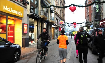 København er en av byene i Europa som satser stort på å tilrettelegge byen for syklister. Her fra Strøget. Foto: Torild Moland