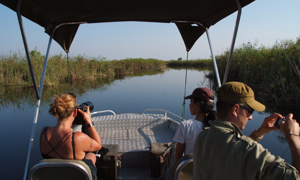 Skal du leve i Okavango, verdens største innlandsdelta, er det ingen vei utenom vannet. Foto: Ronny Frimann