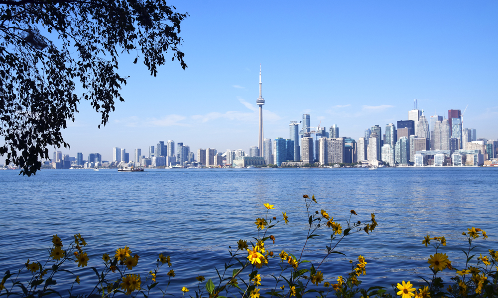 Den beste utsikten til Torontos imponerende skyline er fra Toronto Island – en liten øygruppe som ligger en kort fergetur unna sentrum. Foto: Mari Bareksten