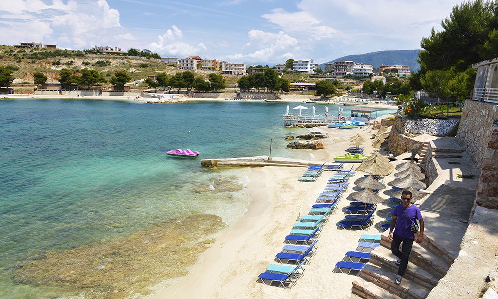 Albania er et billig land hvor du enkelt kan kjøre rundt på egenhånd. Fly til Korfu, ta fergen over og nyt en destinasjon uten alt for mange andre turister. Foto: Gjermund Glesnes