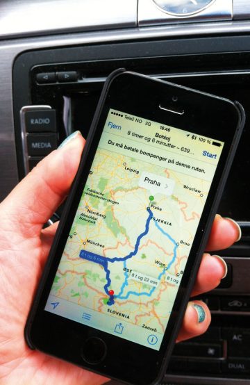 En GPS eller et tradisjonelt kart kan også være lurt å ha med på veien. Foto: Torild Moland