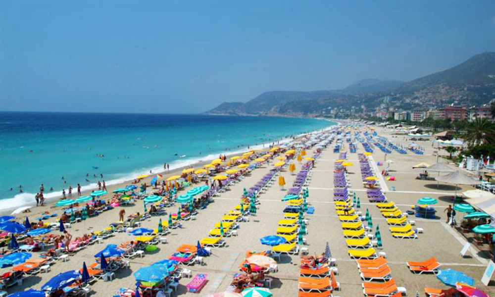 Antalya er Tyrkias desidert mest populære feriedestinasjon. Årlig kommer det over 13 millioner turister hit. Foto: Torild Moland