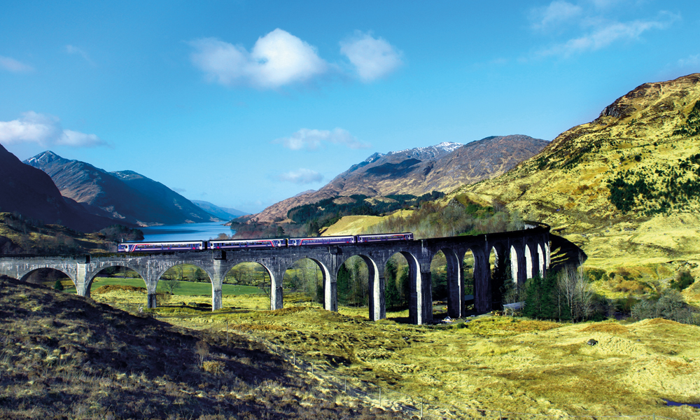 De 21 betongbuene langs Mallaig-forlengelsen står som kroneksempelet på hvor vanskelig det var å lage jernbane i det karrige terrenget langs West Highland Railway. Foto: RUNAR LARSEN