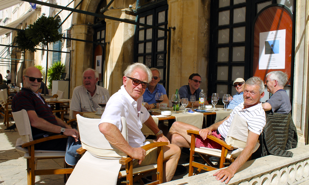 Hvert år drar Viggo Brendengen på vårtur sammen med sine gamle studiekamerater, og gjengen angrer ikke på at årets tur ble lagt til Dubrovnik. Foto: Ida Anett Danielsen 