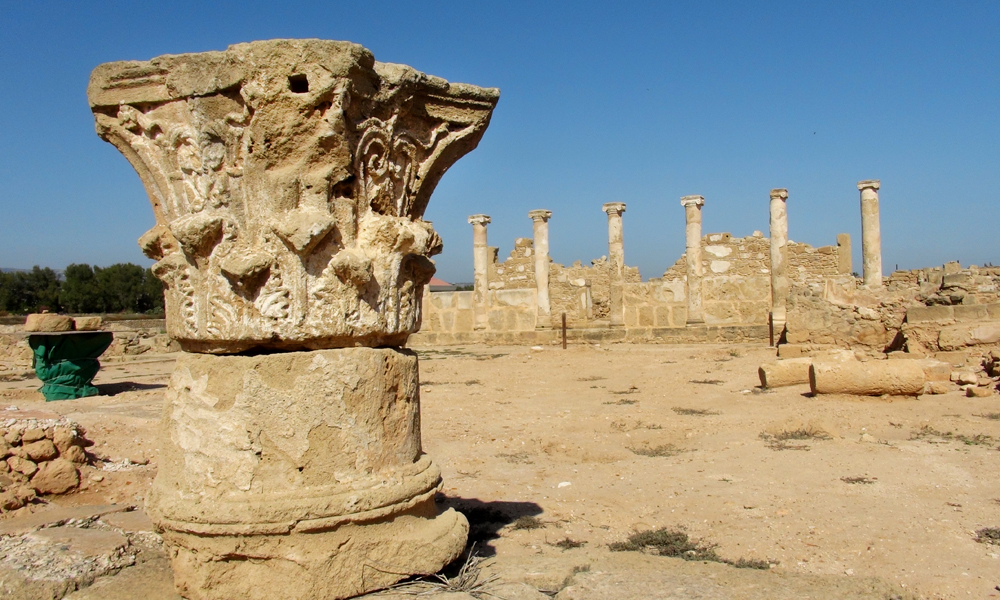 Friluftsområdet Kato Pafos arkeologiske park byr på en utrolig samling mosaikkbilder fra romertiden, et lite odeon, restene av en kristen basilika og Kongens graver med søyler og åpne rom under bakken. Foto: Torild Moland 