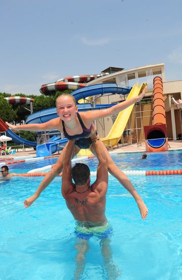 Det er fortsatt mange ledige plasser til Tyrkia, og forholdsvis gode priser på familiehotellene i og rundt Antalya. Foto: Torild Moland