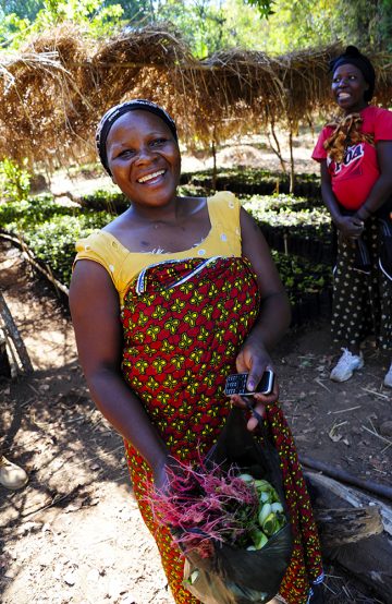 Msumbi lager etisk kaffe, som vil si at den både er god for helsa og for sjela - alle som jobber på kaffefarmen har ordentlige lønninger og arbeidsforhold. Foto: Torild Moland