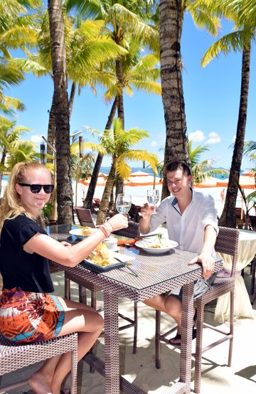 Al Fresco restaurant & Bar, som er tilknyttet strandhotellet Ambassador in Paradise, er berømt for sin sjømat. Foto: Mari Bareksten