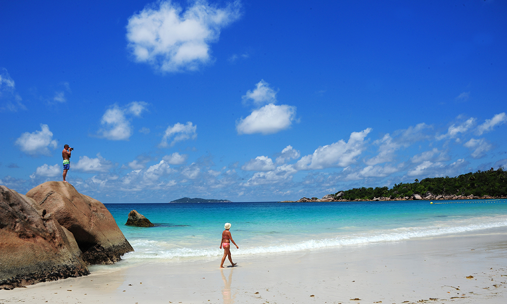 Den prisbelønte stranda Anse Lazio regnes som en av Seychellenes aller vakreste, med silkemyk sand, duvende palmetrær og de klassiske granittsteinene. Foto: Torild Moland
