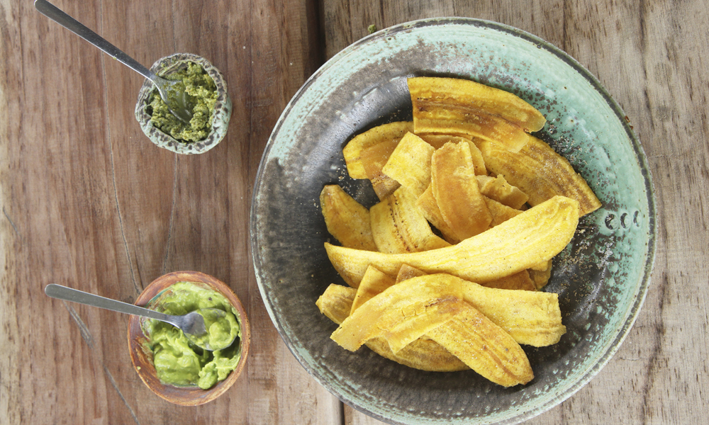 En typisk jamaicansk rett: Plantain chips med guacamole. Foto: Runar Larsen 