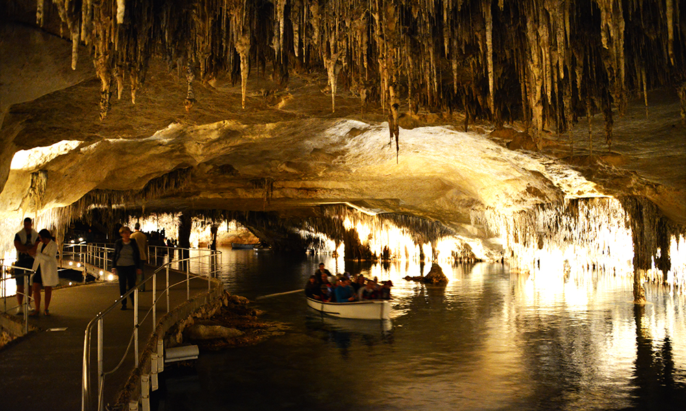 Dragegrottene, Cuevas del Drach, er en spennende utflukt. Foto: Torild Moland