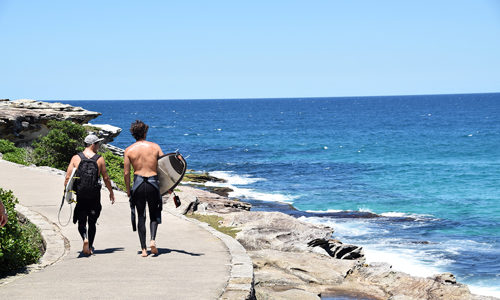 Bondi Coastal Walk er populær blant både surfere, joggere og turister. Langs veien ligger flere flotte viker og strender. Foto: Mari Bareksten 