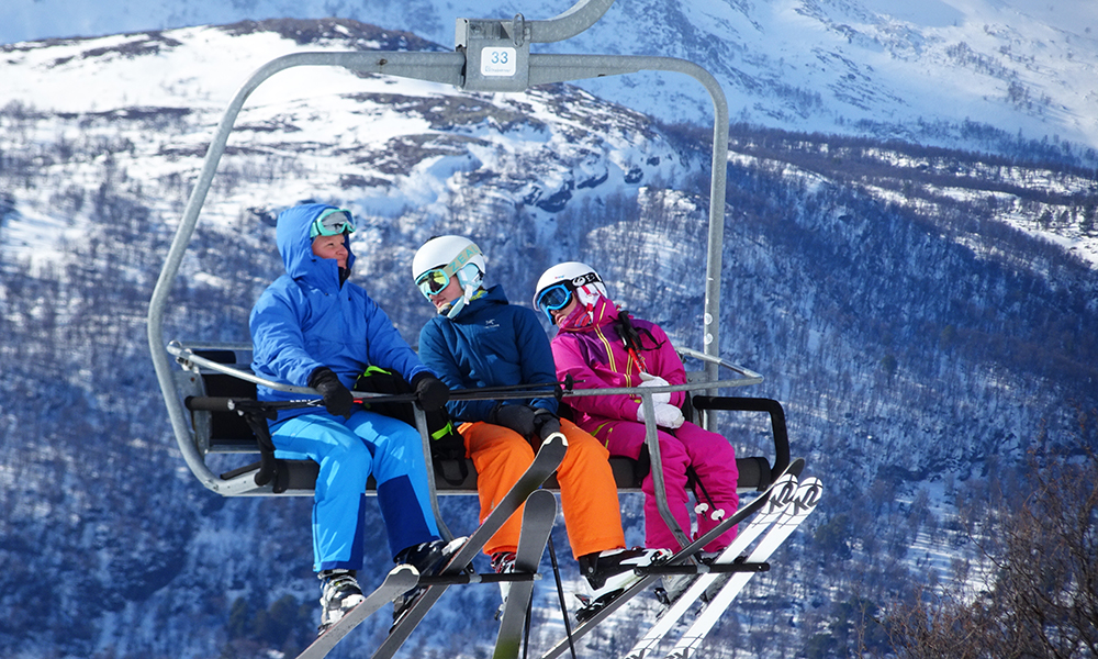 Mange mener Oppdal burde hatt flere stolheiser, mens andre er fornøyd med t-heiser siden de ikke stoppes av litt vind og vær, som Oppdal kan ha. Foto: Torild Moland