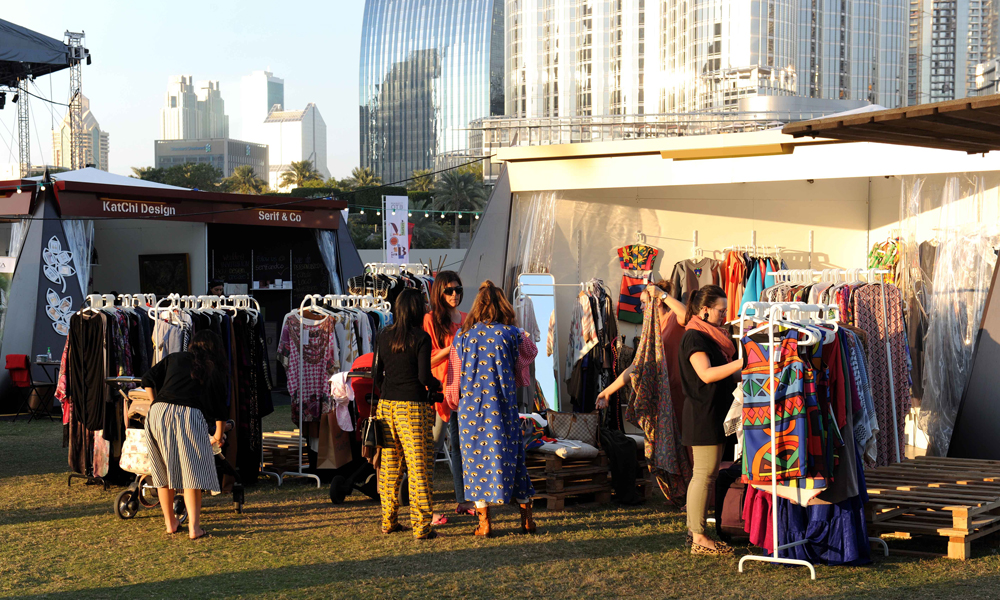 Market Outside the Box (OTB) er et utendørs marked som arrangeres mellom 19. og 28.januar med mer enn 80 lokale og internasjonale merkevarer, underholdning og matvogner. Foto: Visit Dubai