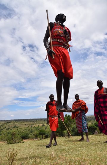 Bli med og hopp med masaiene! Foto: Mari Bareksten 