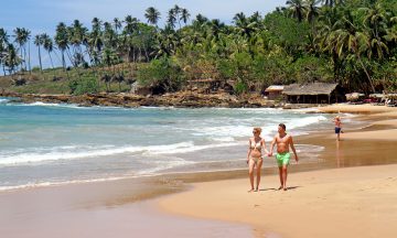 Langs sørkysten av Sri Lanka venter den ene stranda finere enn den andre. Foto: Runar Larsen