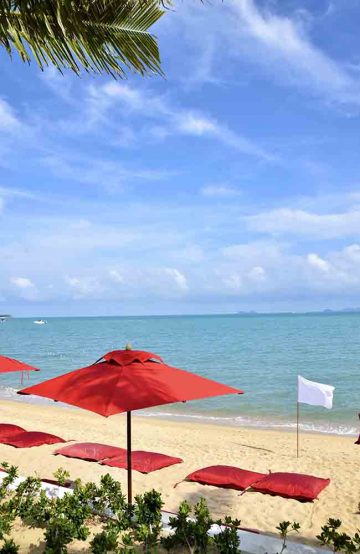 Deilig myk sand, og varmt og deilig badevann – Koh Samui leverer! Foto: Mari Bareksten 