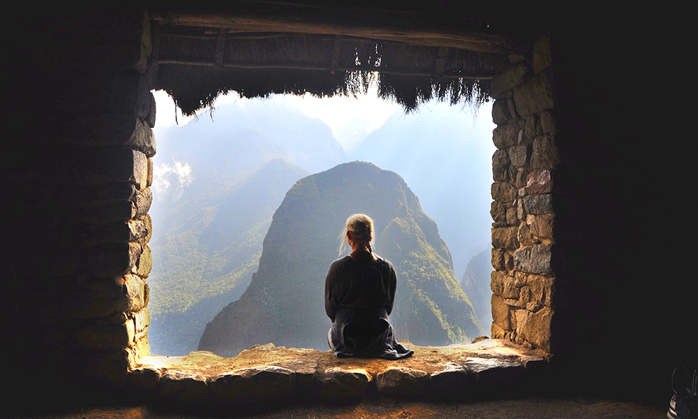 Morgenlyset skaper en magisk stemning i Machu Picchu, hvorfra utsikten over Urumbambadalen er enorm. Foto: Ingrid Holtan Søbstad