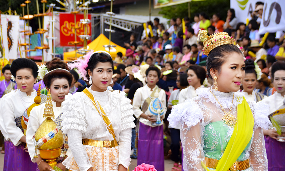 Phi Ta Khon er en kompleks festival som har flere elementer enn de maskekledde. Foto: Mari Bareksten