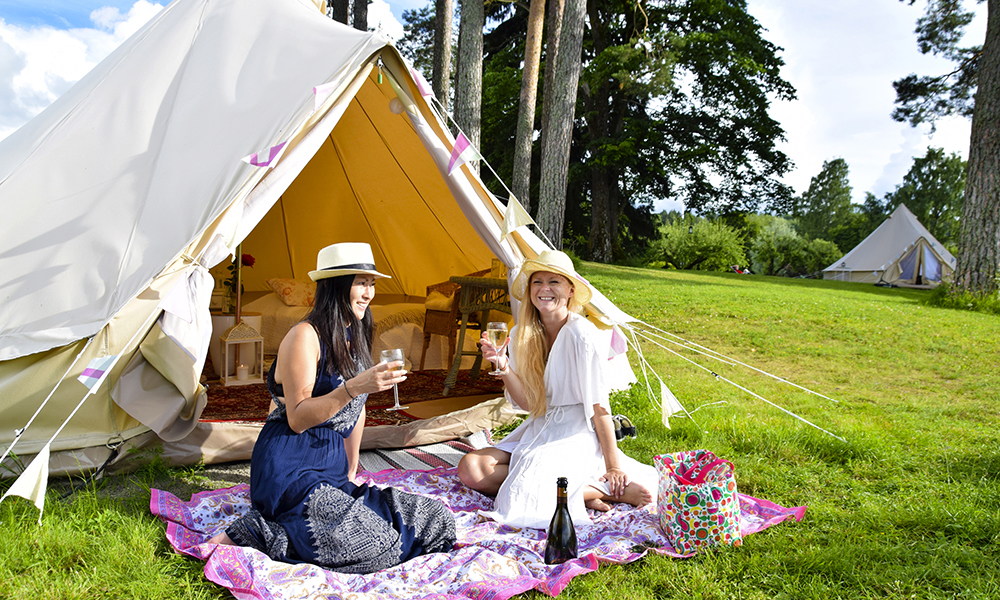 Glem alt du vet om camping! Glamping er luksusversjonen av telttilværelsen. Foto: Mari Bareksten