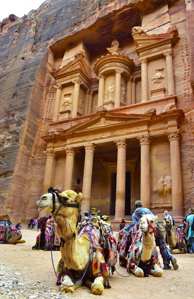 Oldtidsbyen Petra var i sin tid en av verdens viktigste byer, og er i dag Jordans største turistattraksjon. Foto: Torild Moland