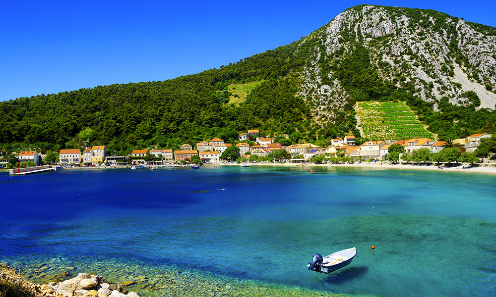 Idyll: Pelješac-halvøya er også kjent for sine mange fine badebukter. Her fra Trstenik. Foto: iStock