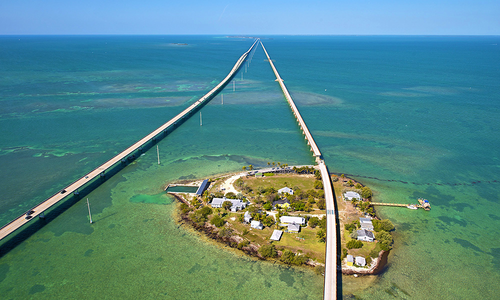 Med hav på alle kanter, er kjøreturen nedover Florida Keys som en biltur midt ute på sjøen! Foto: Andy Newman/ Florida Keys News Bureau