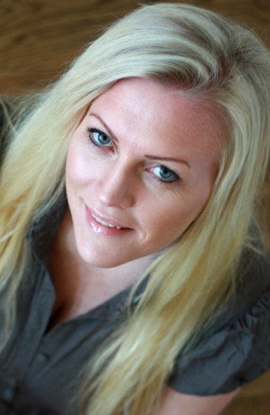 Anette Moe (35) har skrevet flere bøker og har sin egen blogg på anettemoe.no. Nå gleder vi oss til å få høre historier fra sykkelsetet i Italia. Foto: Privat