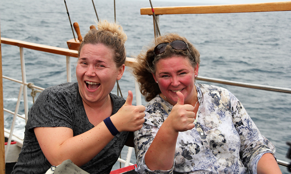 Det var god stemning på båten på vei til Brac. Endelig er vi igang! Foto: Kari Wallem Bøe 