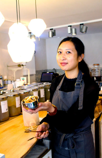 På butikken Råvarene selges ting i løsvekt, for å unngå unødvendig emballasje og redusere matsvinn. Et godt tegn på at Bergen tenker bærekraftig. Foto: Ida Anett Danielsen
