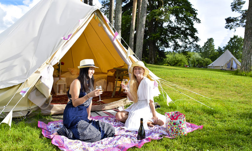 2. Glamping