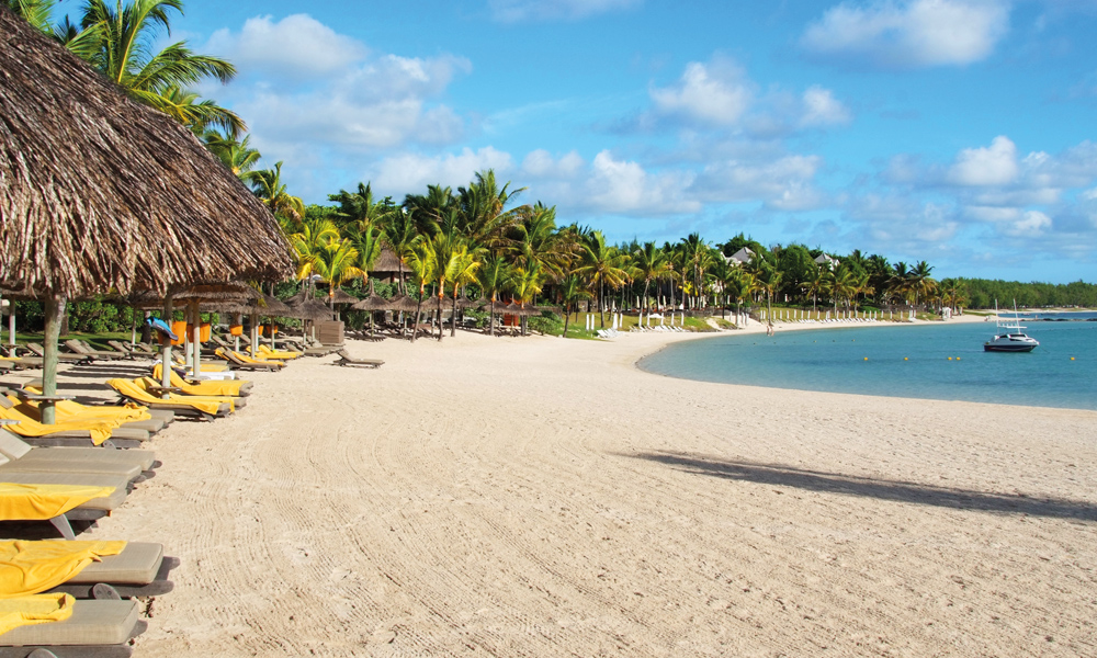 Øya Mauritius er omgitt av lange, vakre strender, men ingen er så fine som Belle Mare på østkysten. Foto: Ronny Frimann