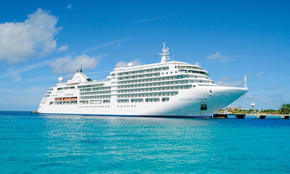 De største cruiseskipene kan være mange ganger større enn dette, “Silver Spirit” som har plass til 540 passasjerer. Da kan det også bli store forskjeller mellom lugarene. Foto: Ronny Frimann
