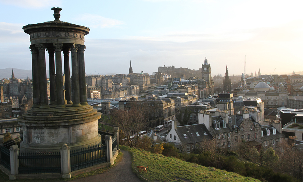 Det historiske sentrum av Edinburgh er fullstappet av arkitektoniske perler og spennende bygninger. Foto: Runar Larsen