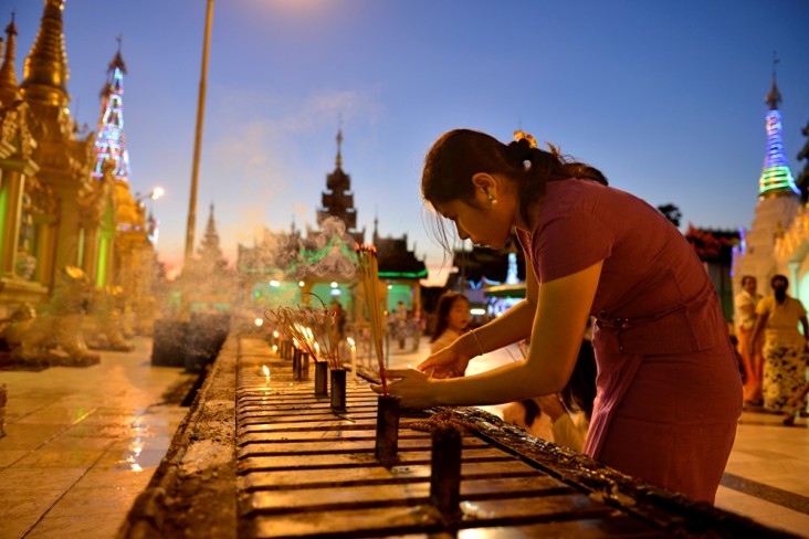 1. Shwedagon Paya, Yangon