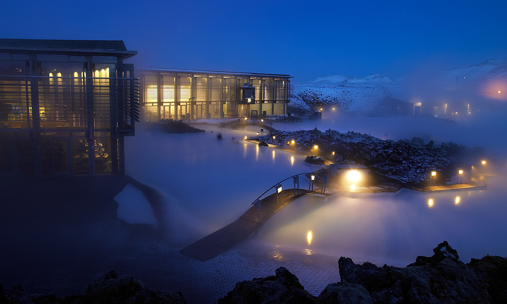 Den blå lagune er Islands største turistattraksjon, og et sted få turister besøker landet uten å ha sett. Foto: BLUE LAGOON