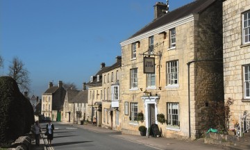 I regionen Cotswolds finner du mange koselige byer med interessant historie. Idylliske Painswick fant sin rikdom gjennom ullproduksjon. Foto: Runar Larsen