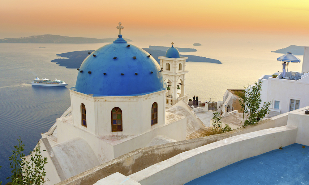Ikonisk: Romantiske Santorini er evig populært for ferie i Hellas. Foto: Istock